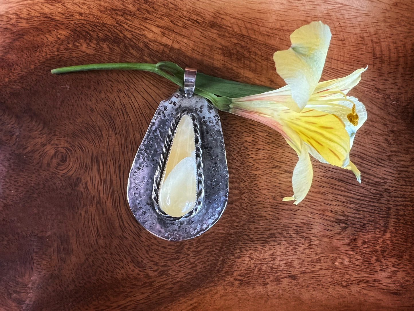 Antique Spoon & Honeycomb Quartzite